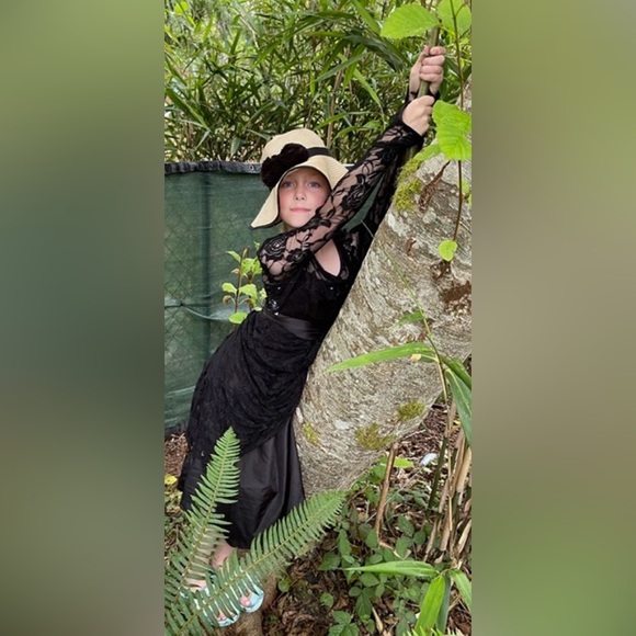 SHANNONKELSE598 ‼️ BIG BUNDLE DEALS Like this flyer to be notified when I’m live - Picture 6 of 8